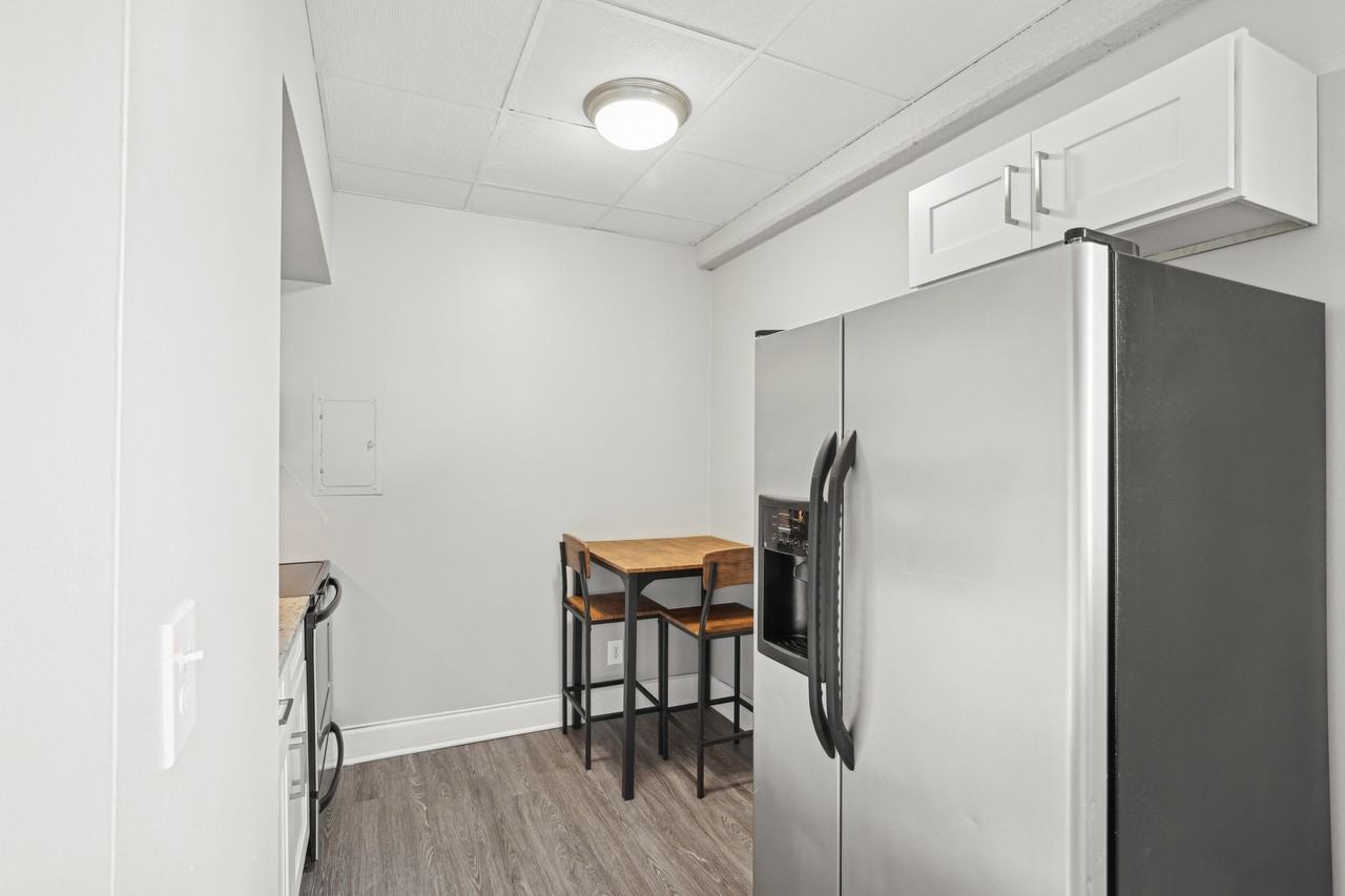 Barbizon Apartments - Photo 4 of 13