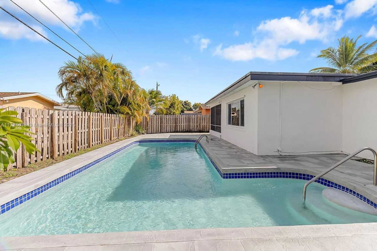 10551 Nw 24th St - Photo 2 of 8