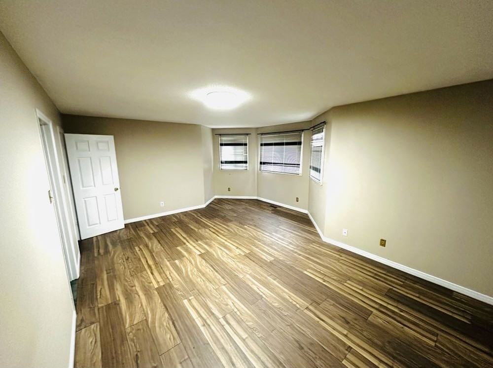 270 Winfield Terrace - Photo 2 of 5