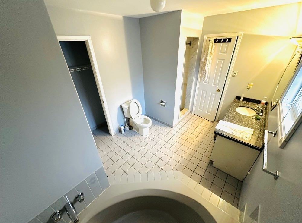 270 Winfield Terrace - Photo 3 of 5