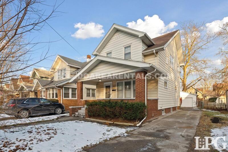 3830 Homewood Ave - Photo 2 of 38