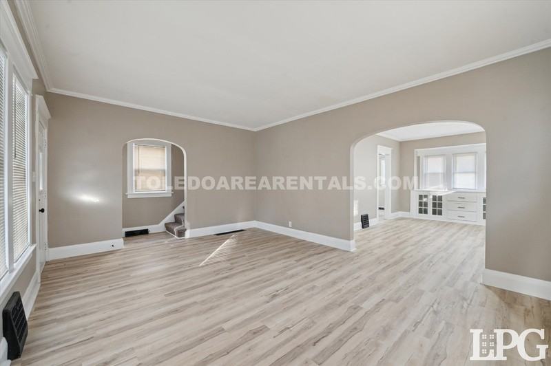 3830 Homewood Ave - Photo 7 of 38