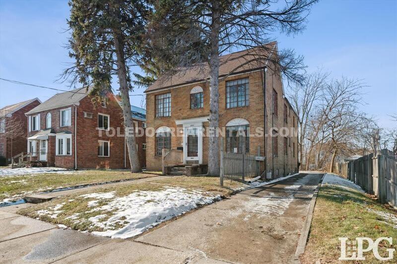 3945 Torrance Dr #3 - Photo 3 of 21