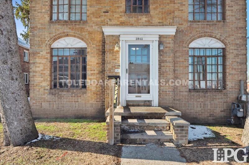 3945 Torrance Dr #3 - Photo 4 of 21