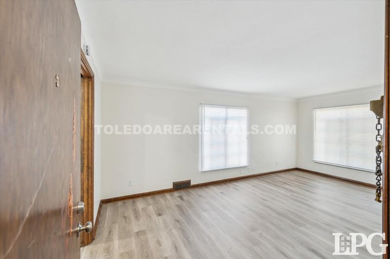 3945 Torrance Dr #3 - Photo 6 of 21