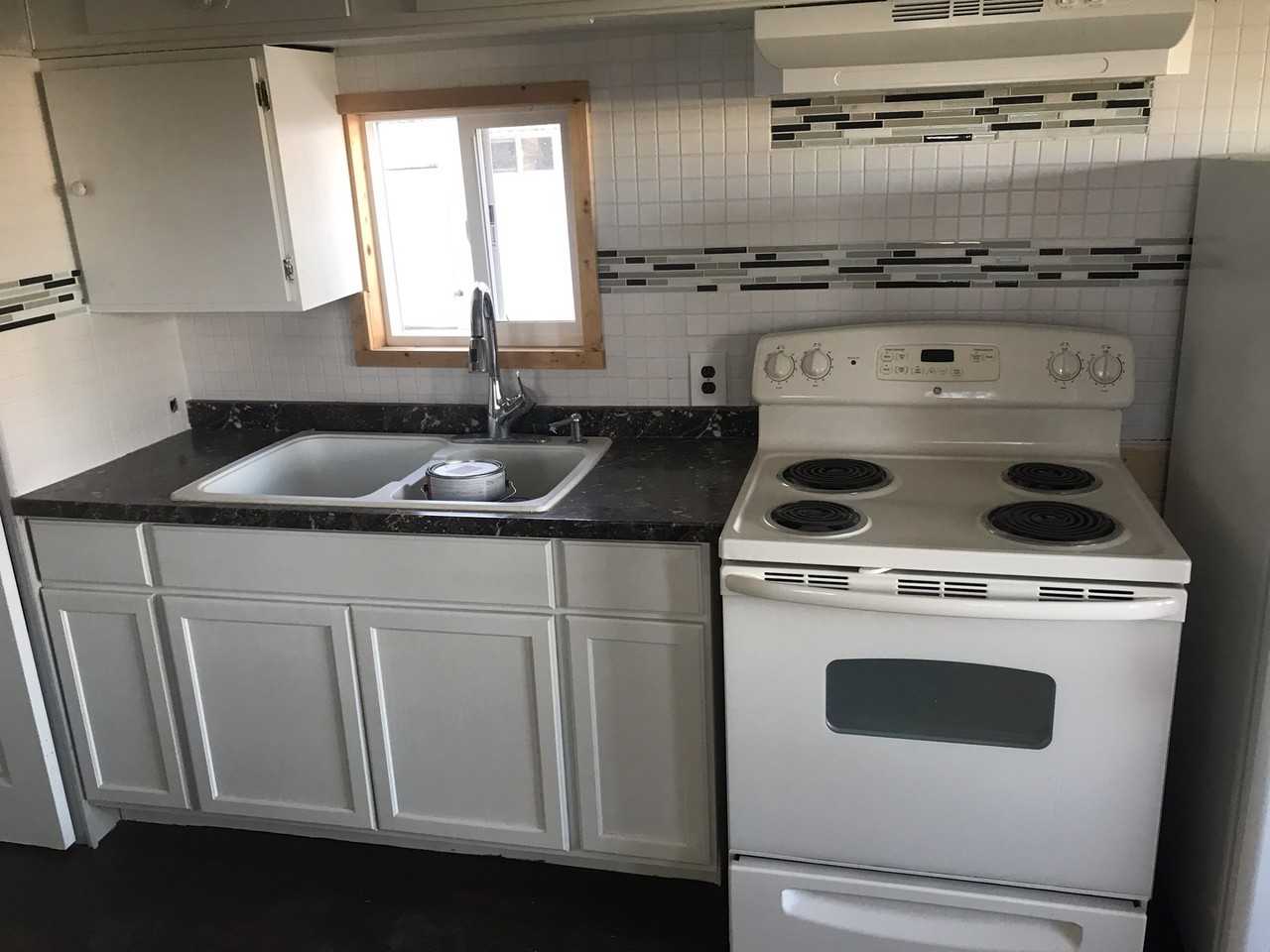 Cottonwood Village LLC - Photo 4 of 9