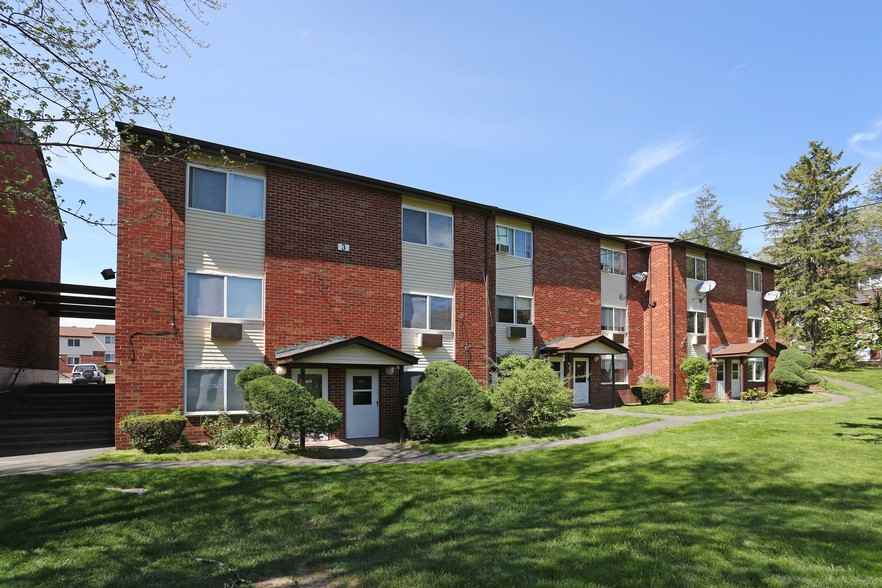 SummerHill Apartments - Photo 3 of 18