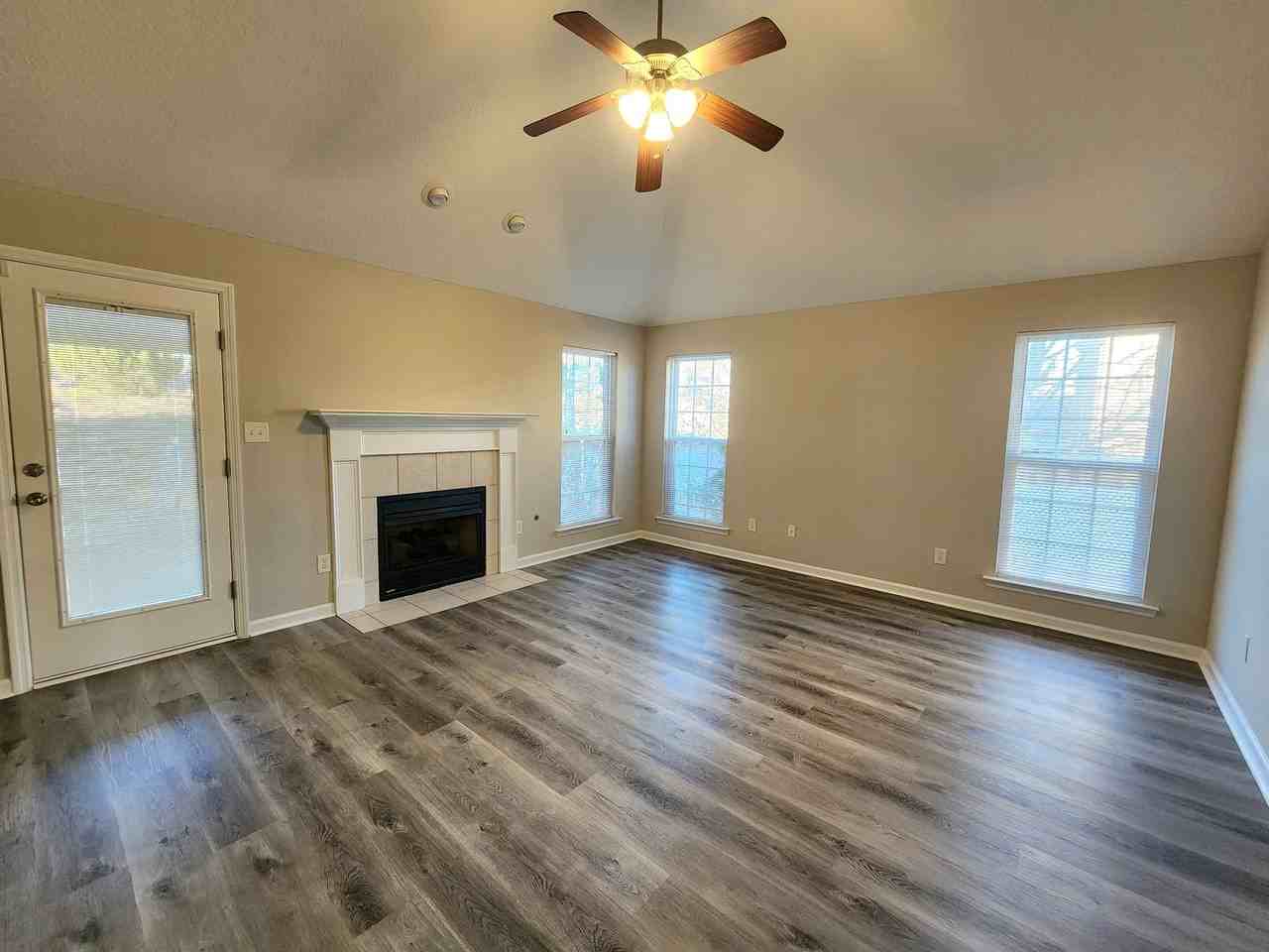 3211 Lexington Way - Photo 6 of 23