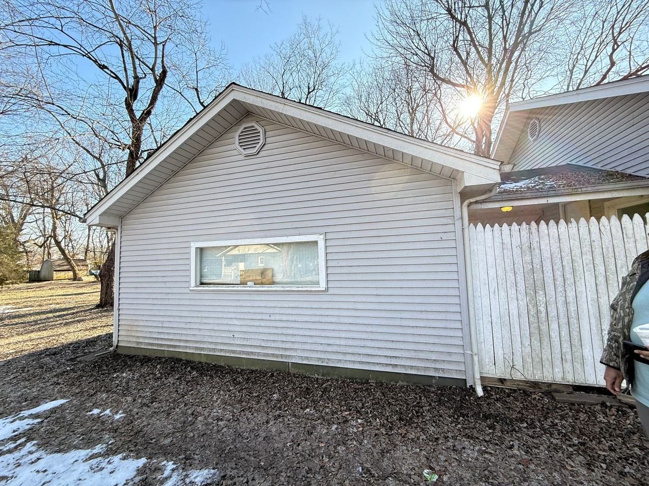 1108 Olive St - Photo 3 of 18