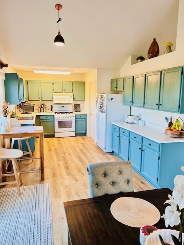 1919 Cloverdale Way - Photo 2 of 15