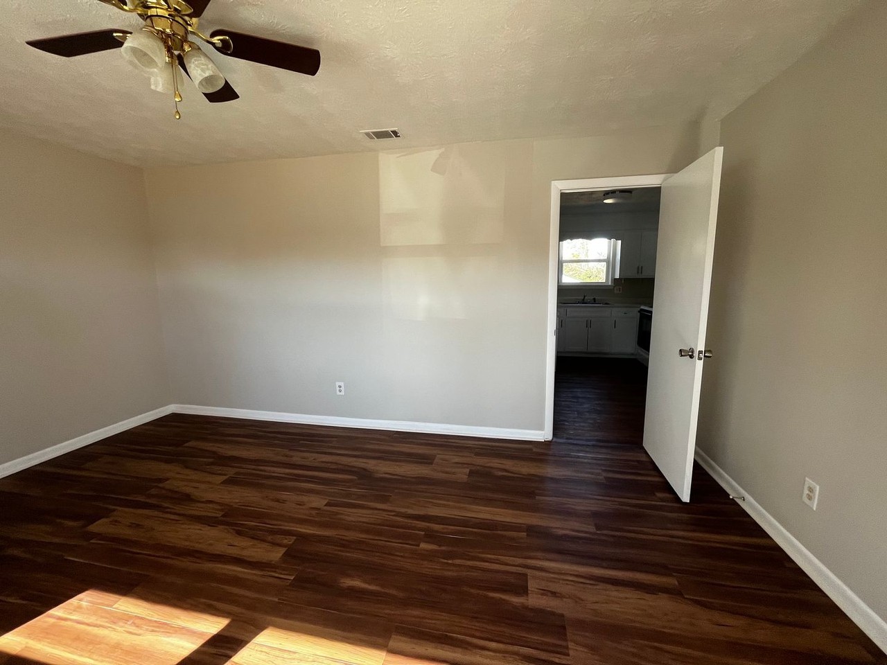 429 Old Anderson Rd - Photo 2 of 11