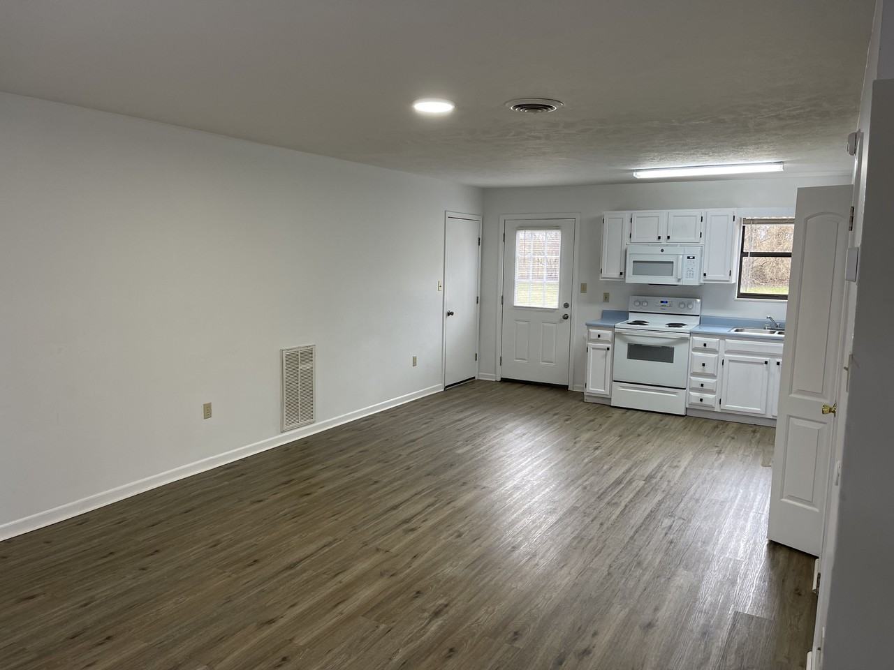 188 Britton Dr #188 - Photo 2 of 18