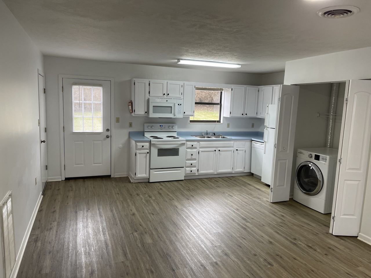 188 Britton Dr #188 - Photo 3 of 18