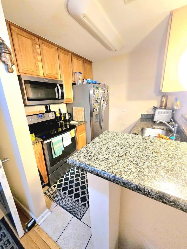 3175 Summit Square Dr #A - Photo 4 of 7