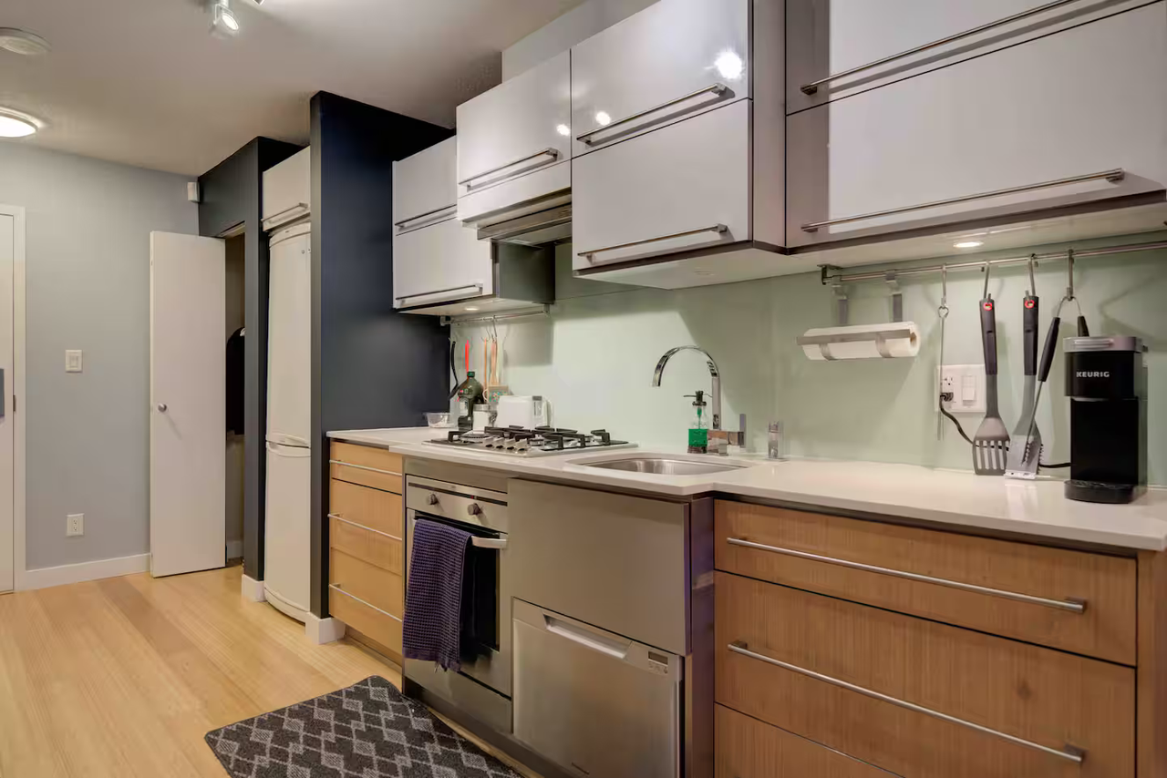 718 Main Street - Photo 3 of 14