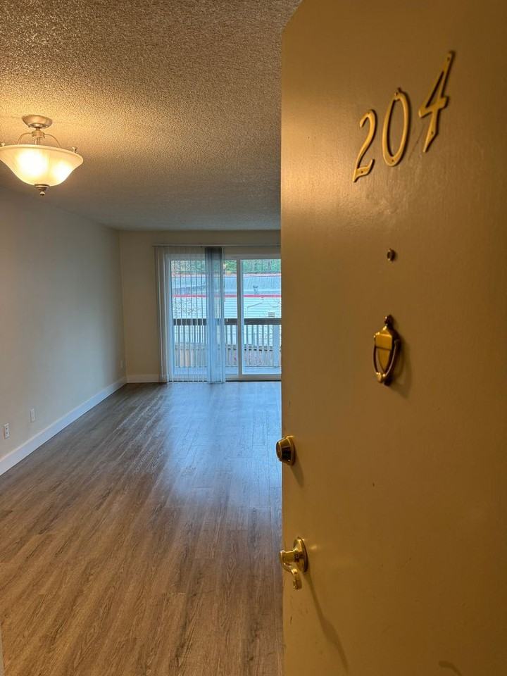 Ravenna House - Photo 2 of 32