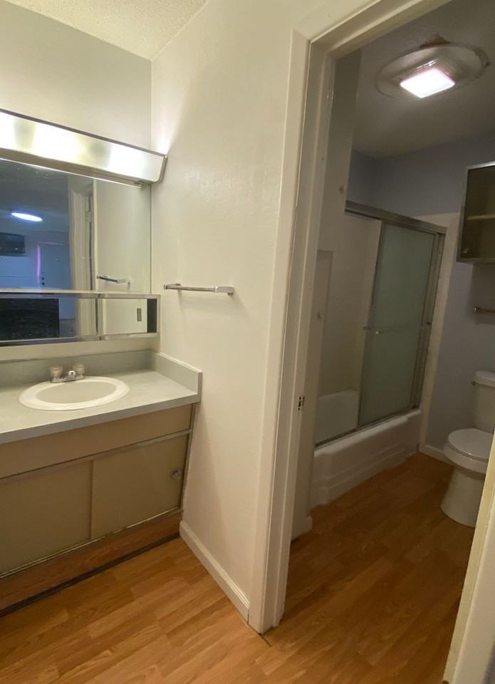 West Oaks Apartments - Photo 4 of 4