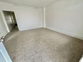 featured image of 305 W Linn St