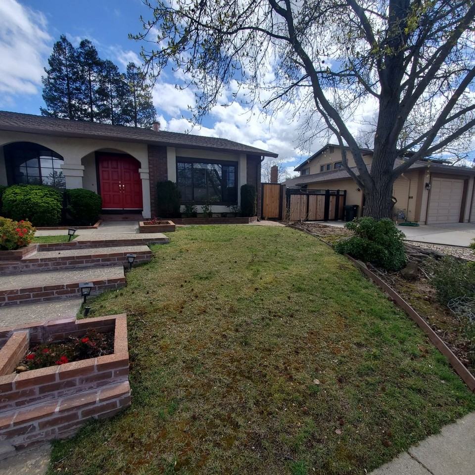 1863 Yolanda Cir - Photo 3 of 46