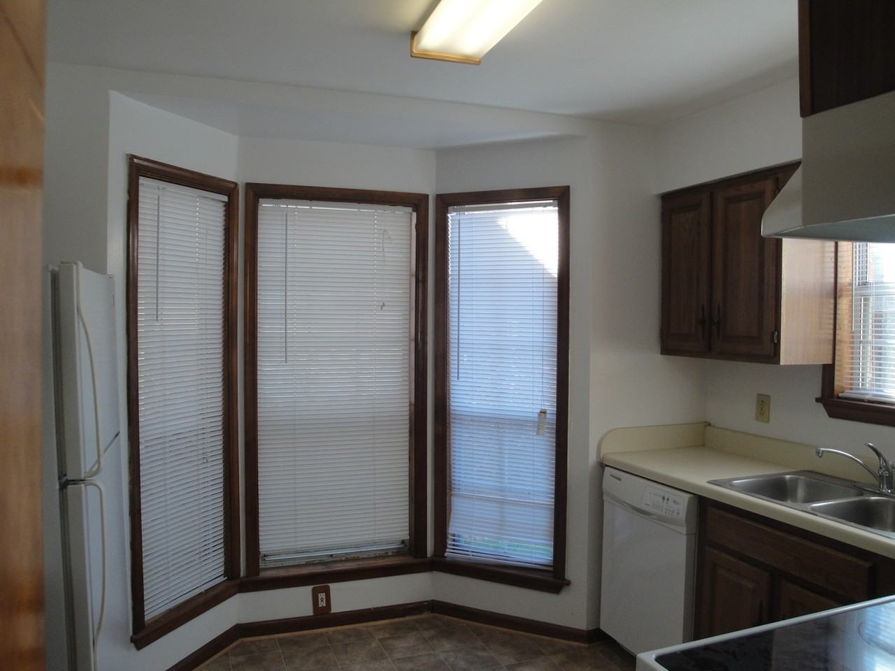 3994 Wyckoff Dr - Photo 4 of 8