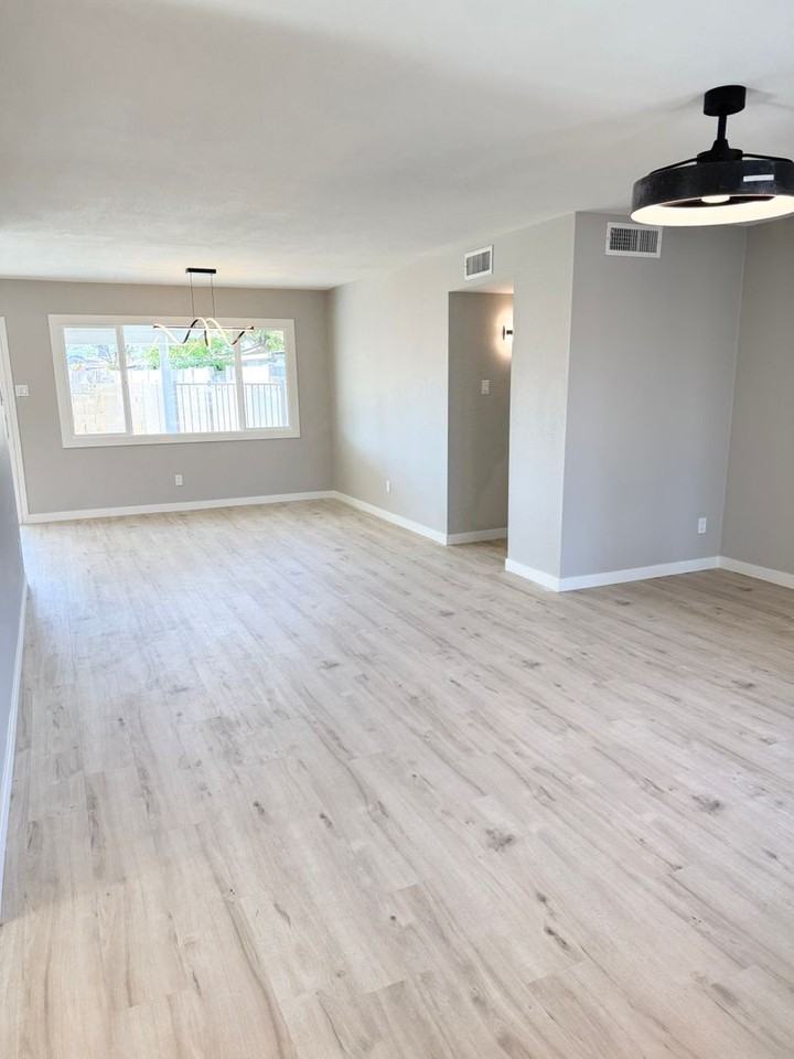 6806 S Willow Dr - Photo 4 of 28