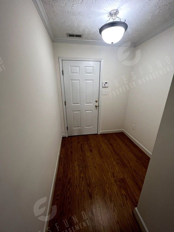 1811 Balmoral Dr #202 - Photo 2 of 17