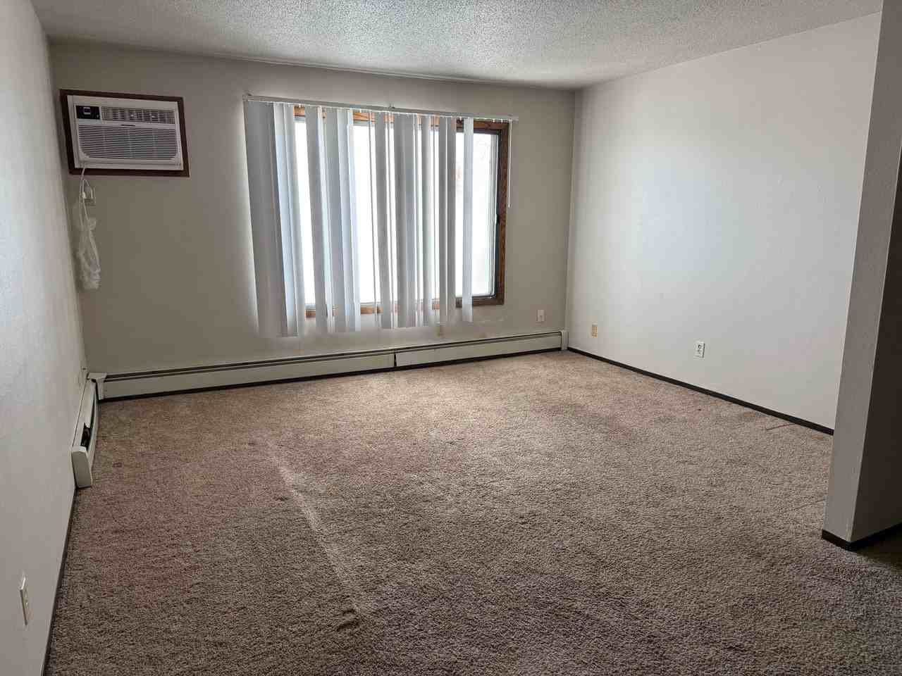 2014 10th Ave E - Photo 4 of 5