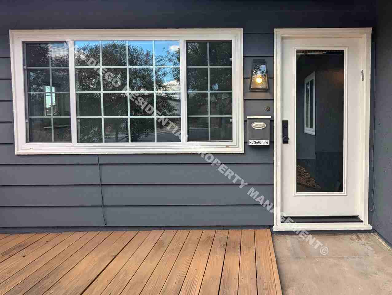 2474 Blue Jay Dr - Photo 3 of 27