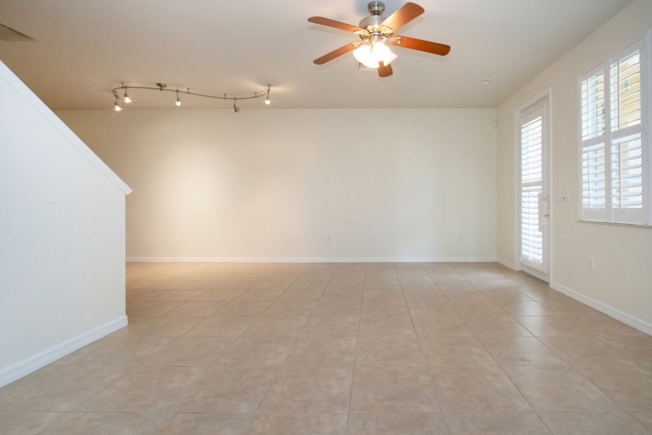 3720 82nd Avenue Cir E Apt 102 #102 - Photo 5 of 50