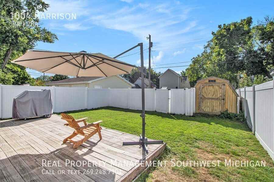 1004 Harrison Ave - Photo 3 of 18