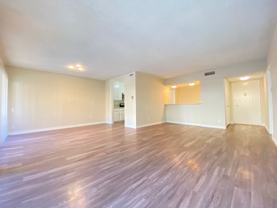 Luxury huge apartment in heart of Sherman Oaks. - Photo 1 of 1