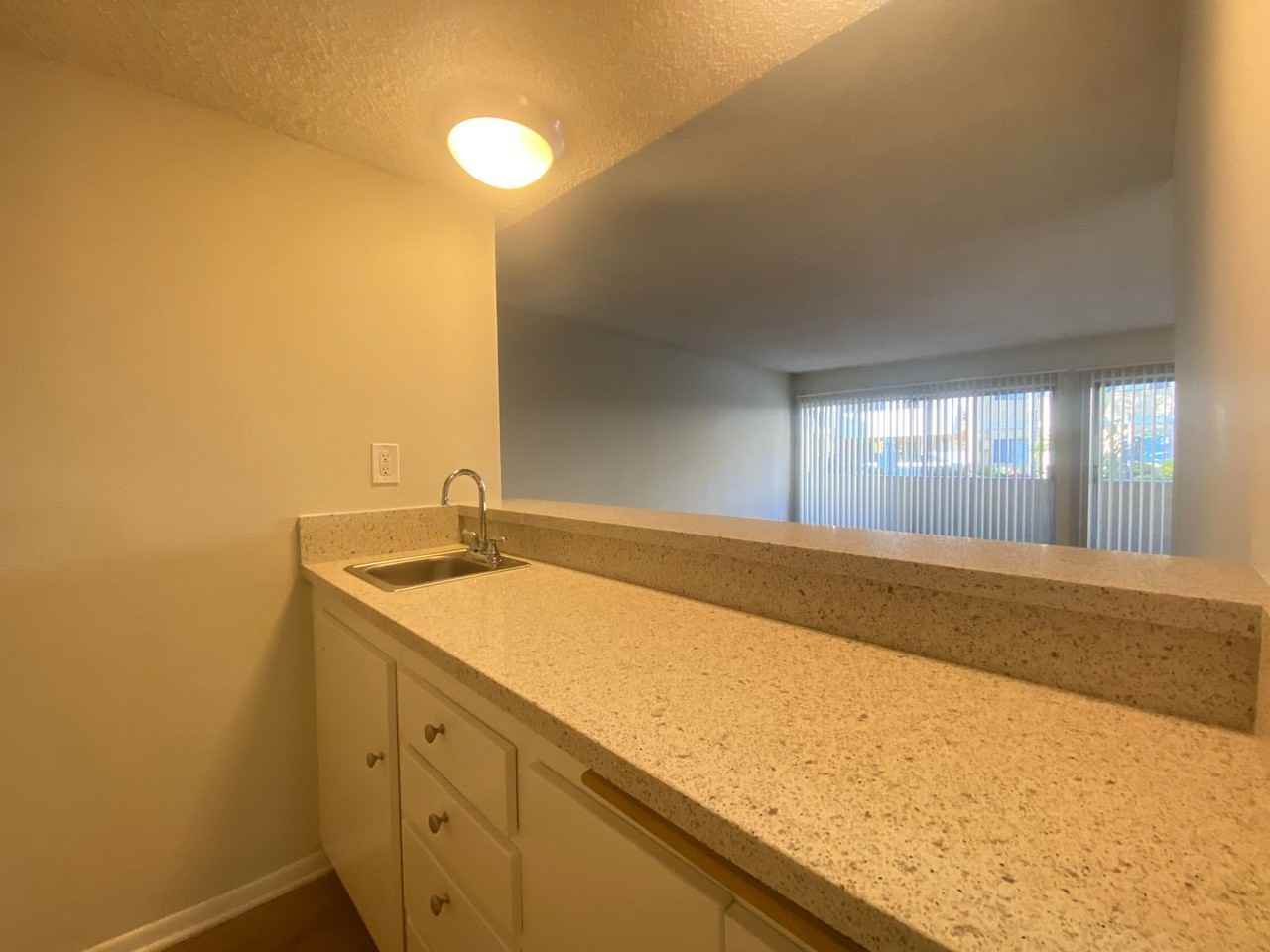 Luxury huge apartment in heart of Sherman Oaks. - Photo 4 of 39