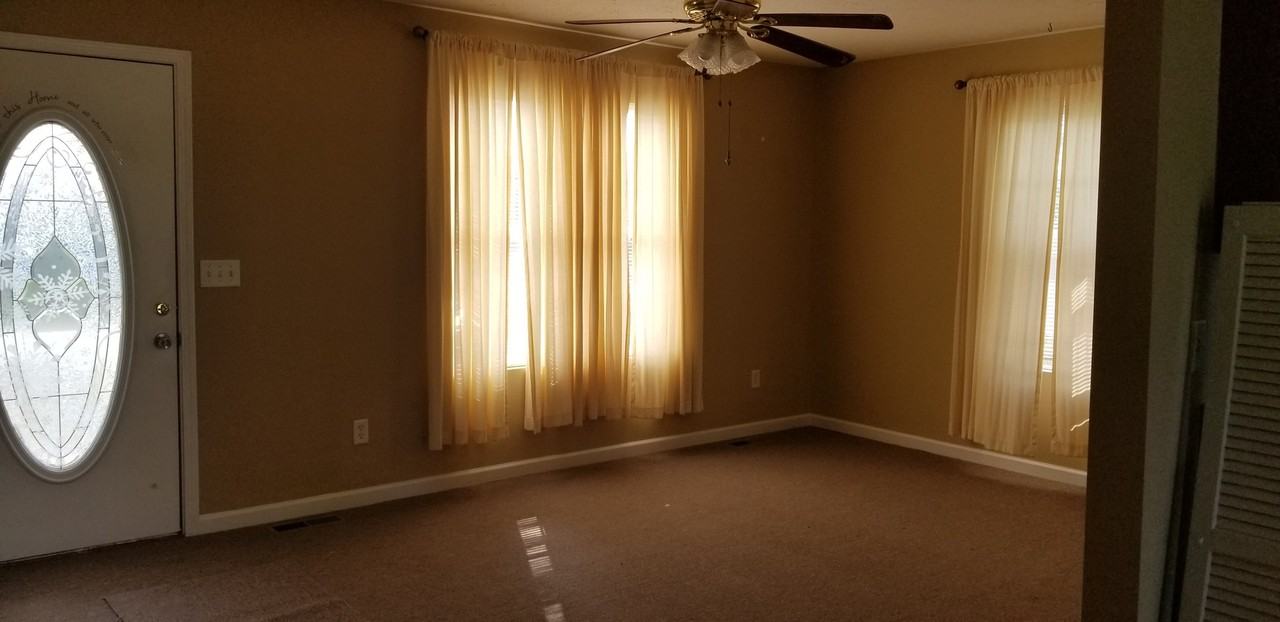 27 Red Horse Ave - Photo 3 of 12