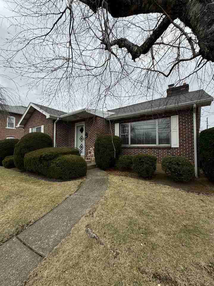 207 Main St - Photo 2 of 41