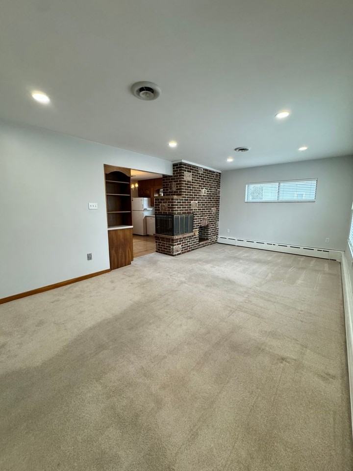 207 Main St - Photo 3 of 41