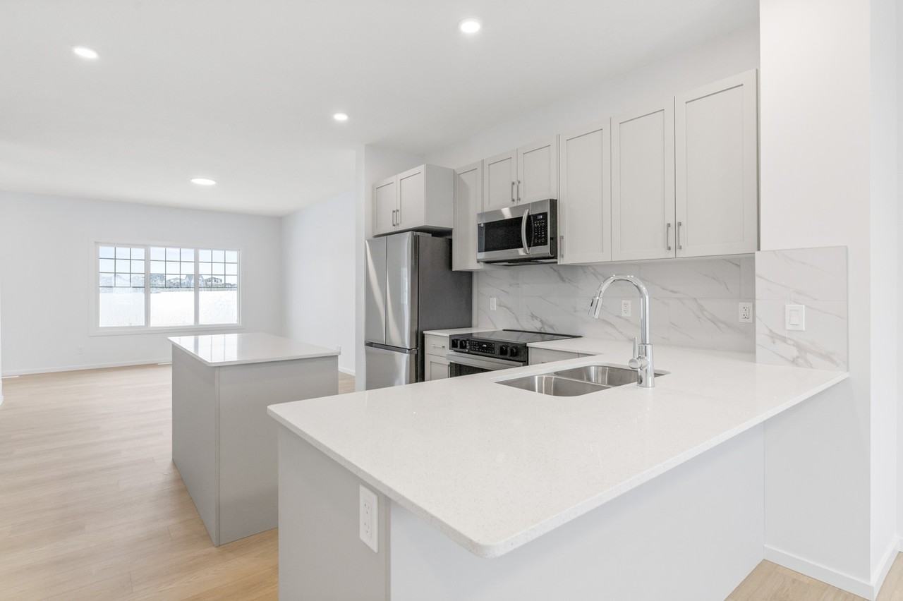 17811 71 St Nw - Photo 4 of 31