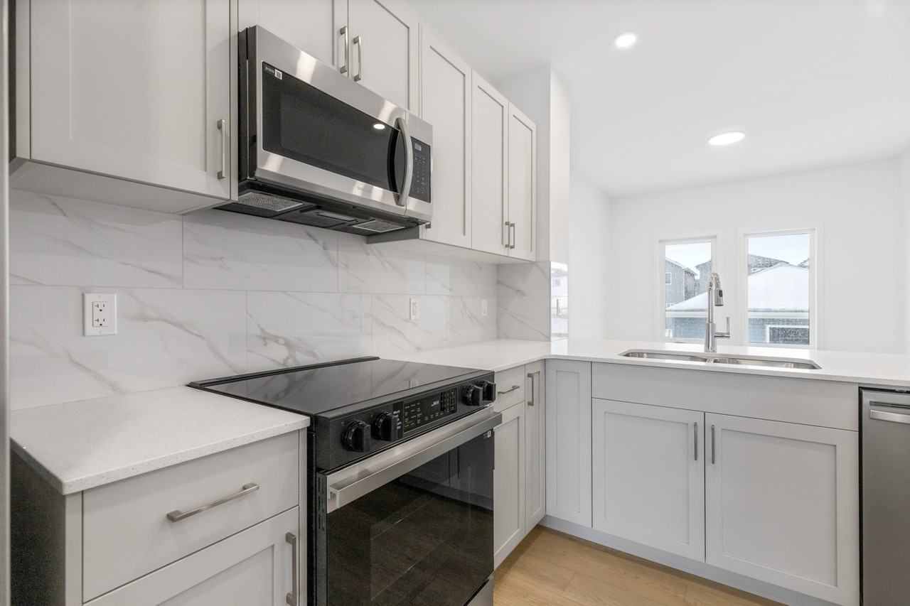 17811 71 St Nw - Photo 5 of 31