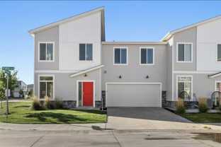 892 Northeast Iris Avenue - Photo 1 of 1