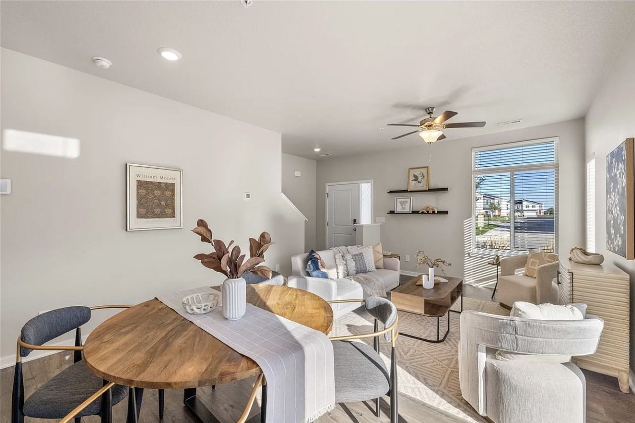 892 Ne Iris Ave #892 - Photo 3 of 20