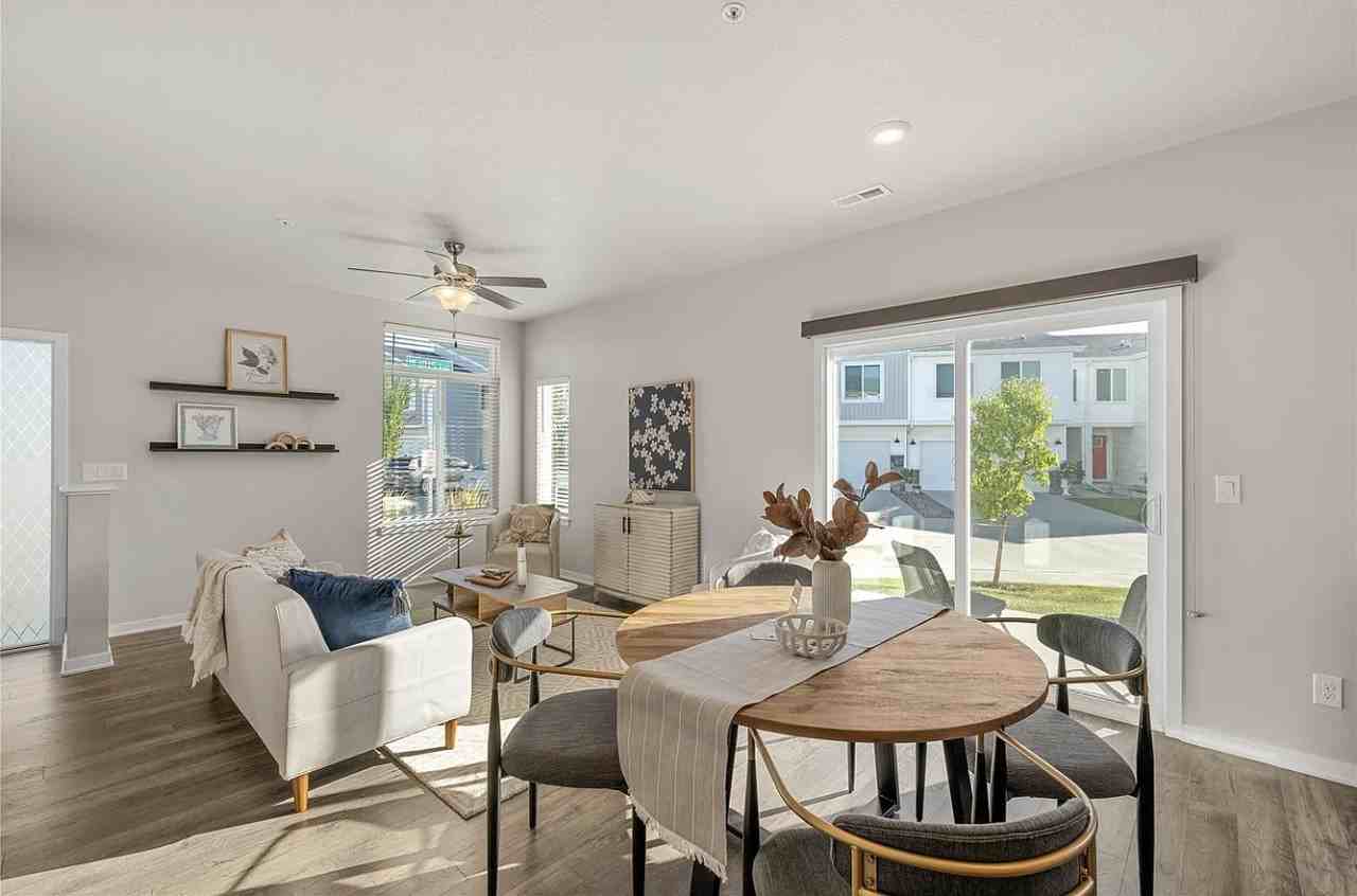 892 Ne Iris Ave #892 - Photo 5 of 20