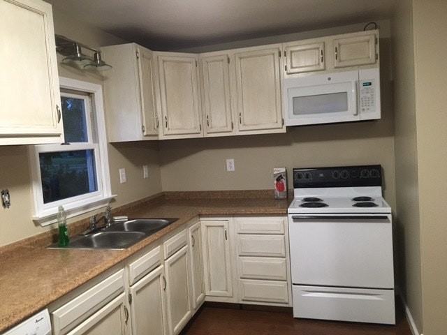 18 Strabane Avenue - Photo 5 of 12