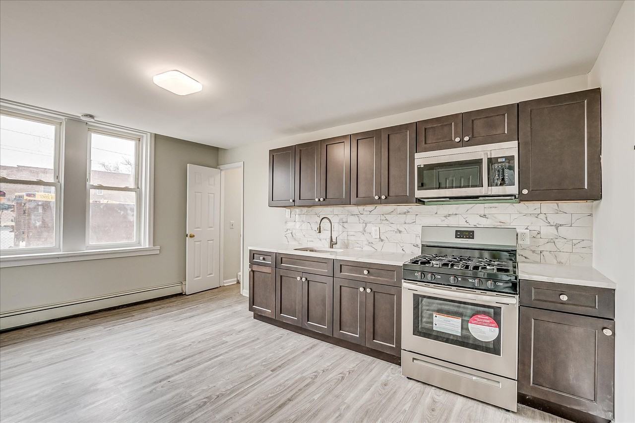 Broad St/Division St - Photo 3 of 10