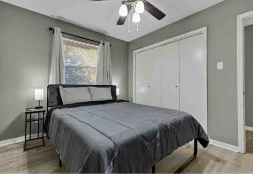 2004 Hairston Avenue - Photo 4 of 23