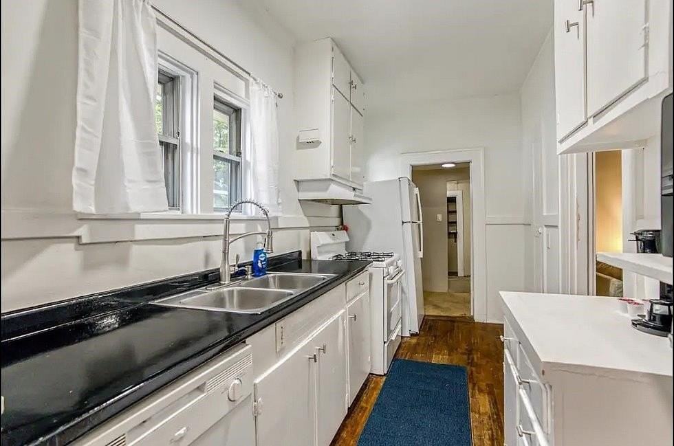 4815 Lee Avenue - Photo 2 of 17