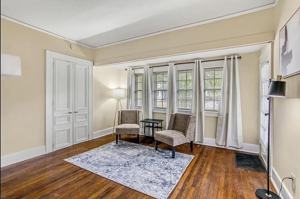 4815 Lee Avenue - Photo 3 of 17