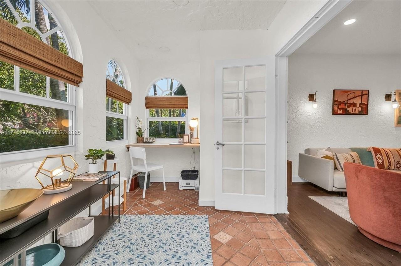 822 Flamingo Dr - Photo 4 of 50