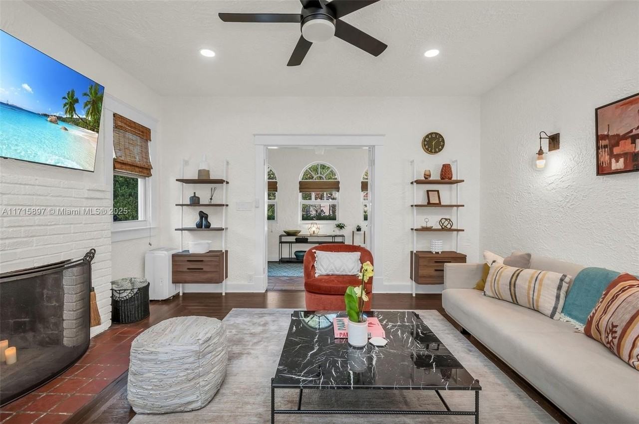 822 Flamingo Dr - Photo 5 of 50