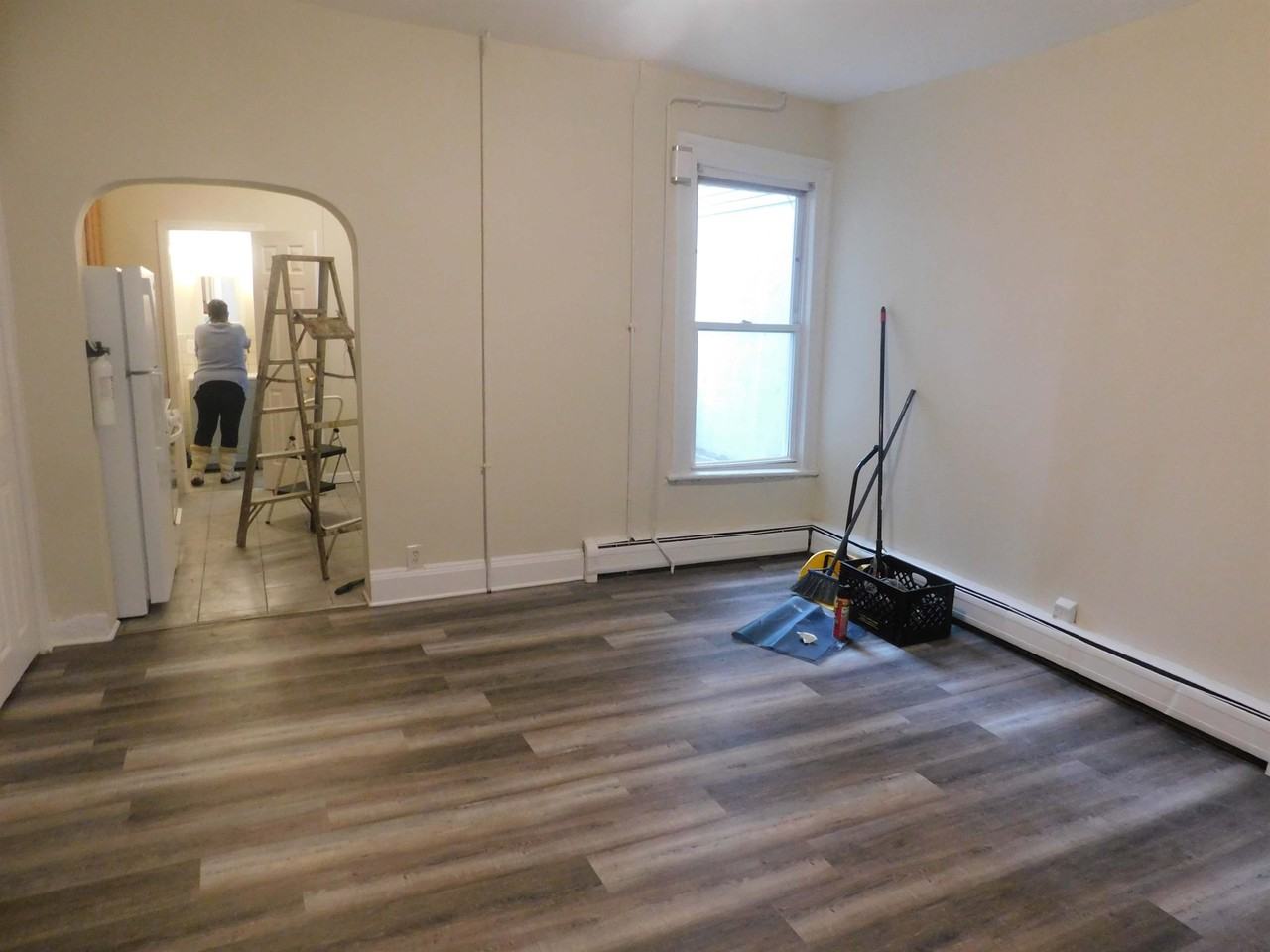 242 Griffith St - Photo 2 of 11