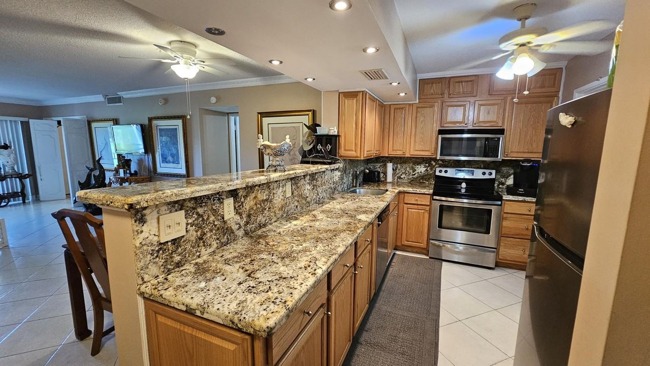 2800 N Palm Aire Dr #104