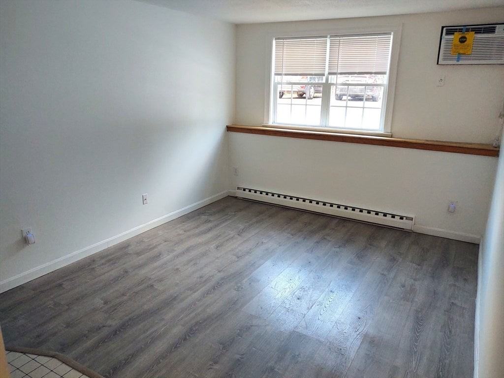 3 Leonard Rd - Photo 7 of 30